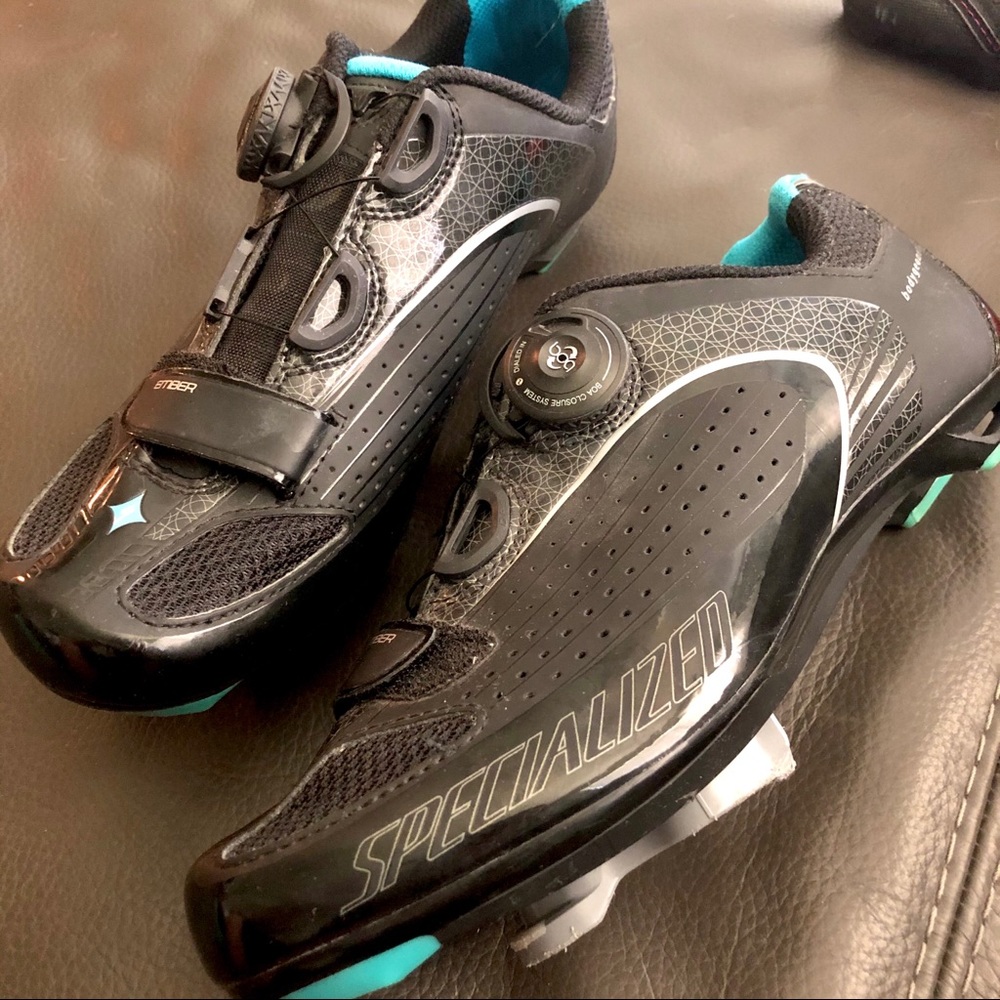 SPECIALIZED EMBER ROAD BIKE SHOES 3 bolt system